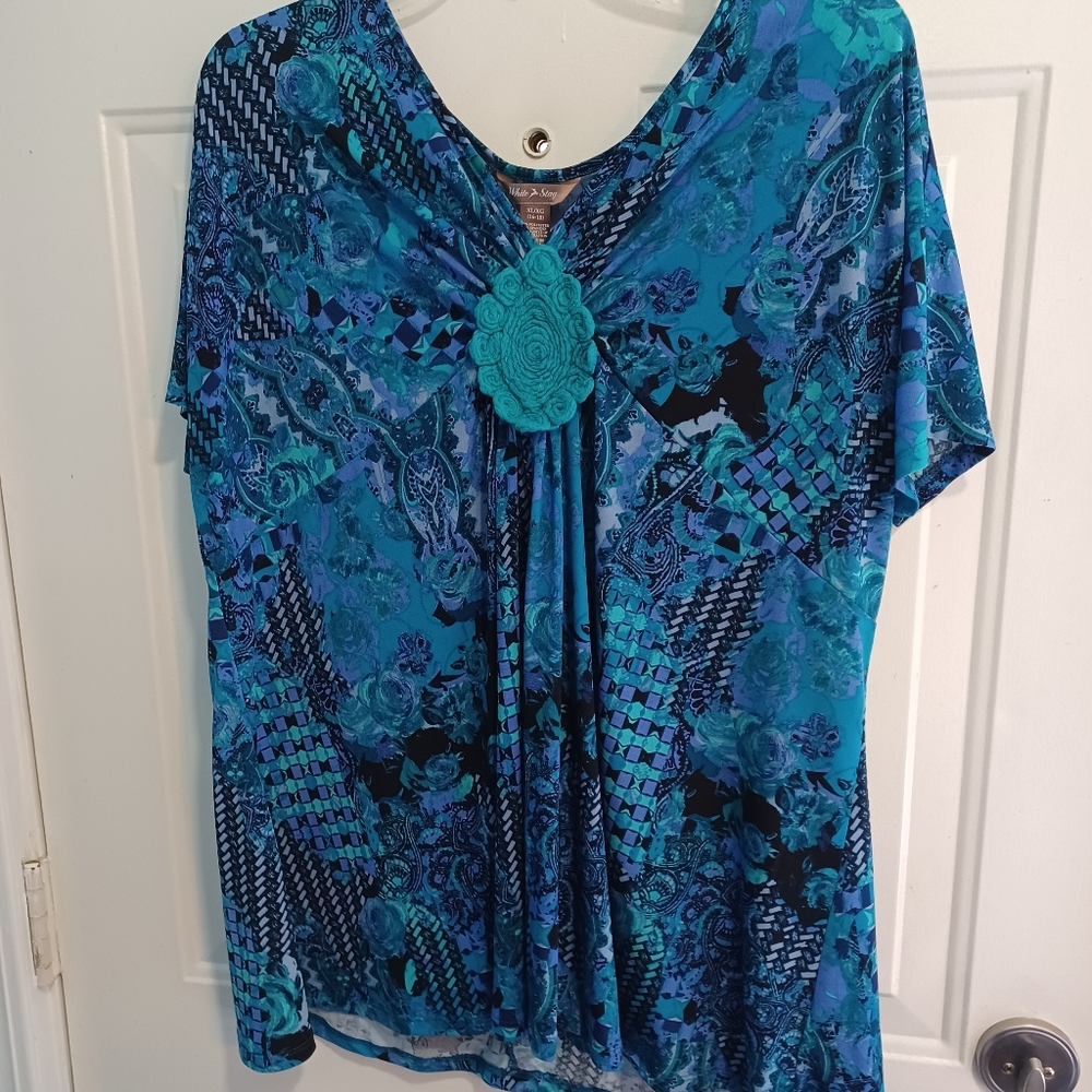 White Stag XL Short Sleeved Pull Over Top